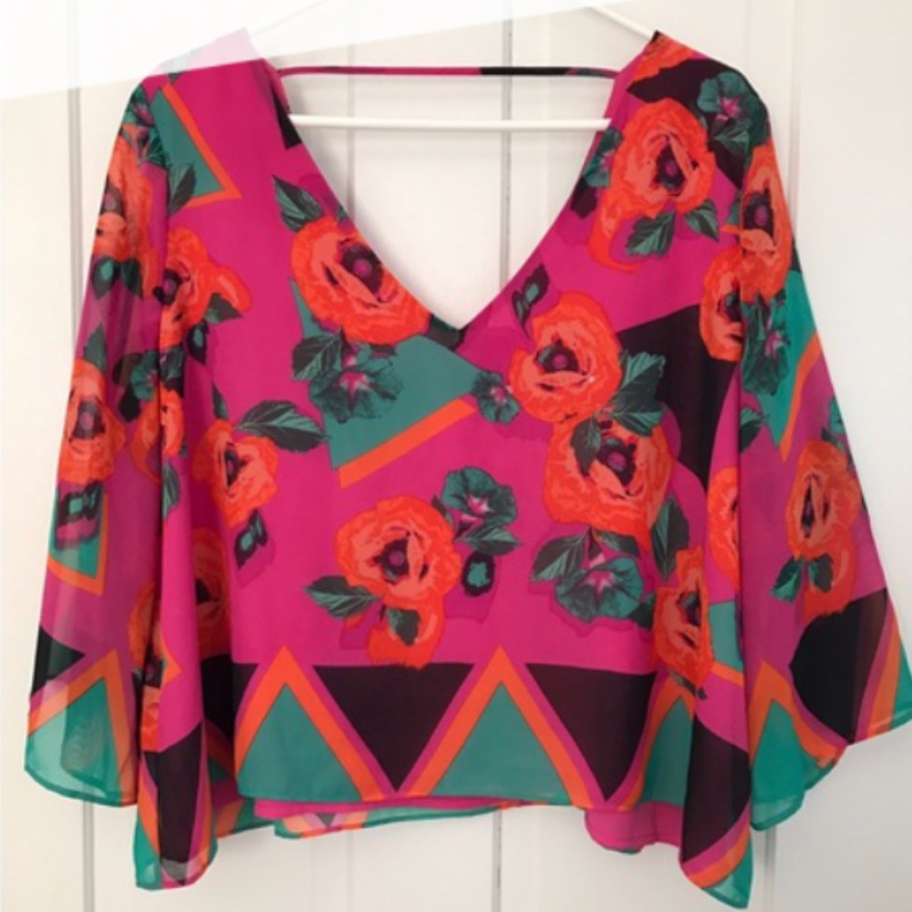 Floral crop blouse by Bisou Bisou
